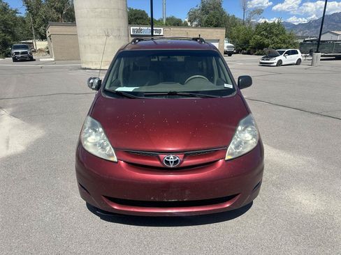 Used 2008 Toyota Sienna LE FWD image 2