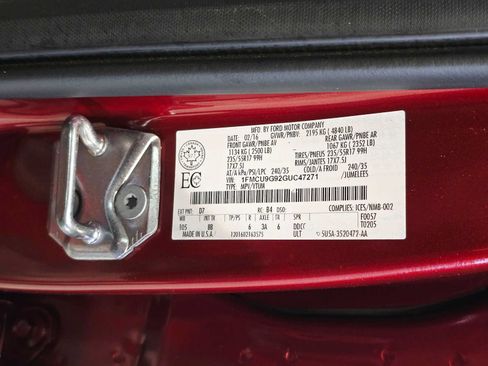 Used 2016 Ford Escape SE w/ Leather Comfort Package AWD/4WD image 28