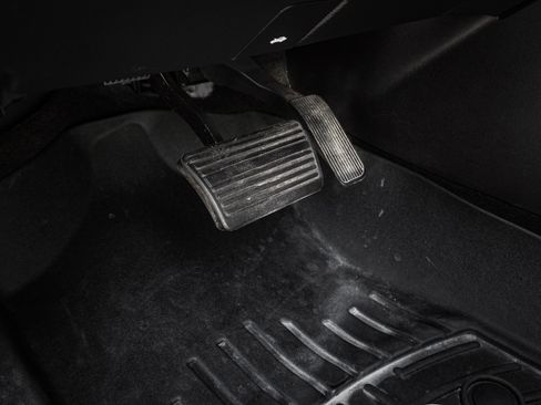 Used 2017 GMC Sierra 1500 Denali w/ Denali Ultimate Package image 16