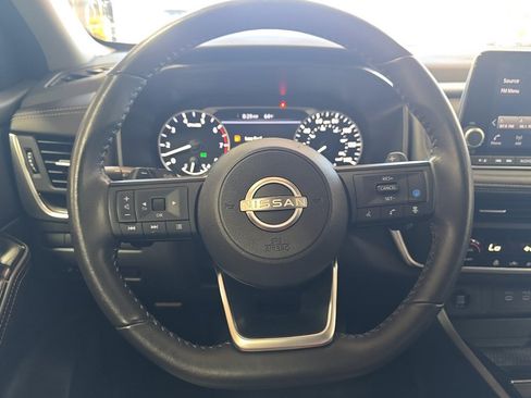 Used 2024 Nissan Rogue SV w/ SV Premium Package AWD/4WD image 10