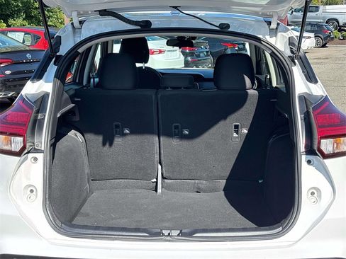 Used 2022 Nissan Kicks S image 14