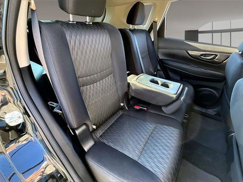 Used 2018 Nissan Rogue SV w/ Premium Package image 23