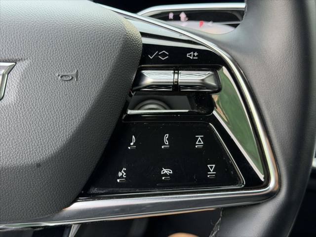 Used 2025 Cadillac Lyriq Luxury AWD/4WD image 25