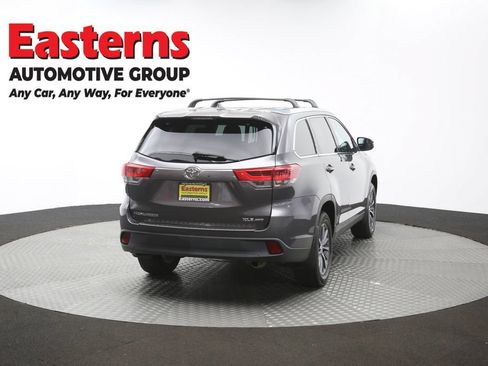 Used 2019 Toyota Highlander XLE AWD/4WD image 43
