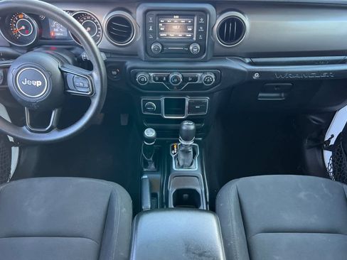 Used 2018 Jeep Wrangler Unlimited Sport image 4