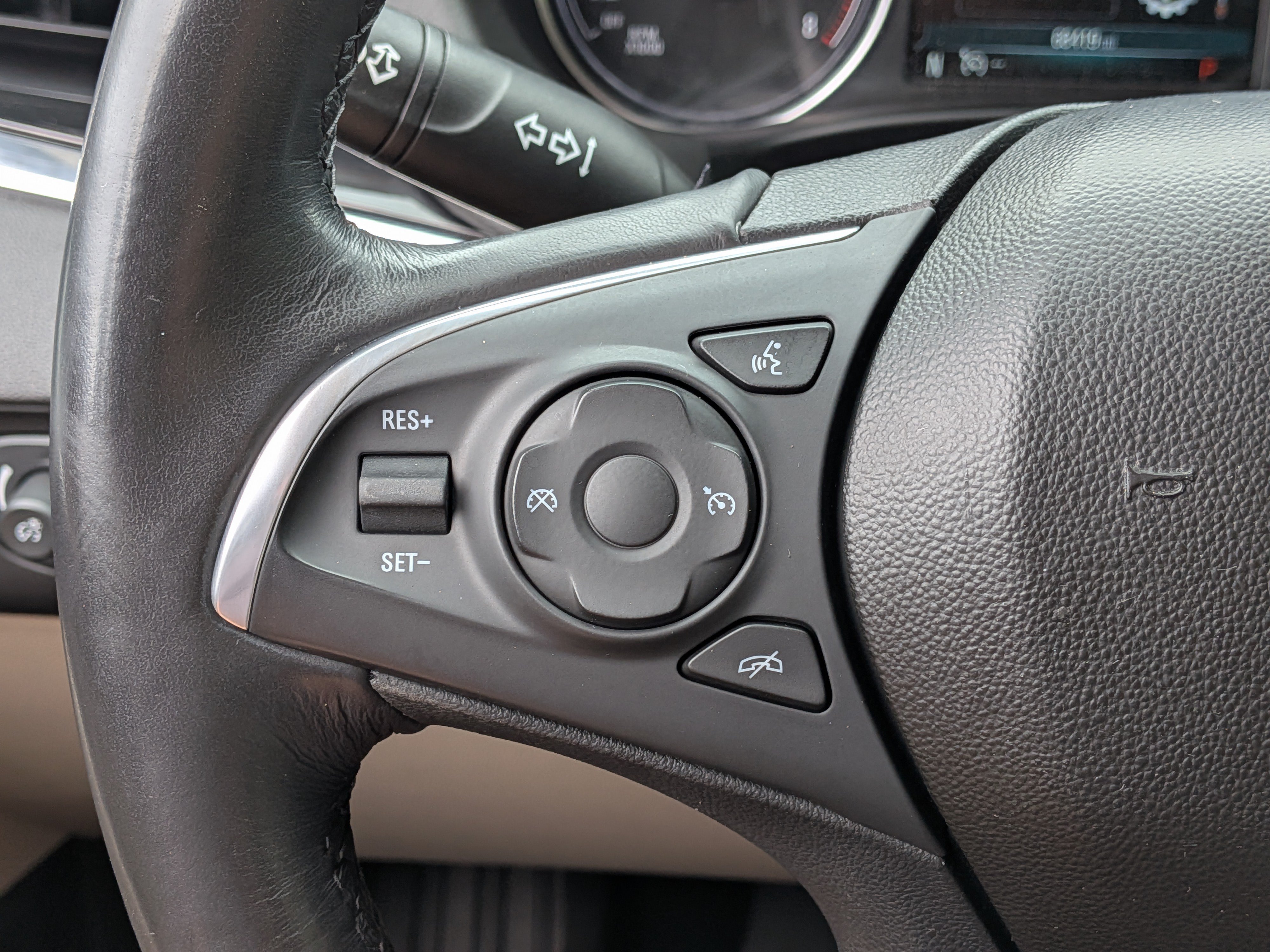 Used 2019 Buick Enclave Essence FWD image 21