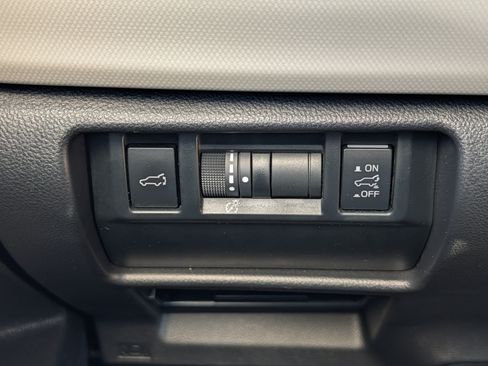 Certified 2025 Subaru Forester Premium AWD/4WD image 26