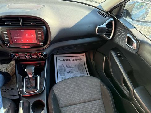 Used 2021 Kia Soul S image 12