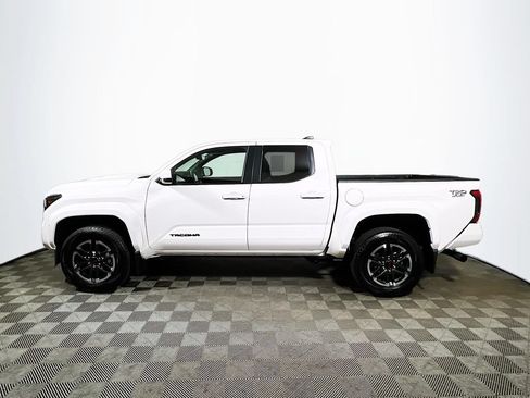 Certified 2025 Toyota Tacoma TRD Sport AWD/4WD image 4