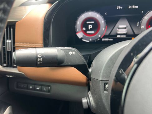 Used 2023 Nissan Pathfinder Platinum FWD image 17