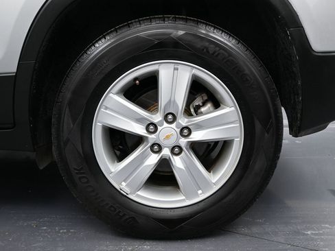 Used 2019 Chevrolet Trax LT w/ LT Convenience Package image 12