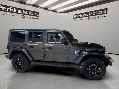 Used 2025 Jeep Wrangler Unlimited Sahara AWD/4WD image 6