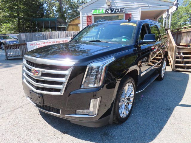 Used 2019 Cadillac Escalade Luxury AWD/4WD image 2
