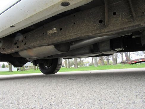 Used 2015 Chevrolet Express 2500 RWD image 11