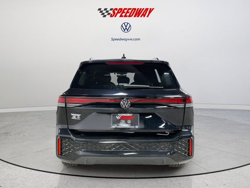 New 2026 Volkswagen Tiguan SE R-Line image 6