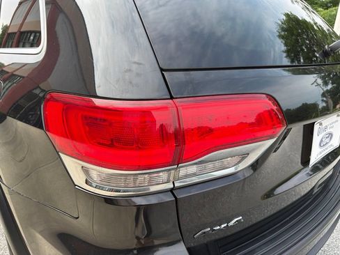 Used 2016 Jeep Grand Cherokee Laredo w/ Quick Order Package 23E AWD/4WD image 18
