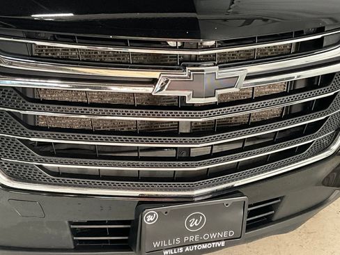 Used 2020 Chevrolet Traverse LT FWD image 30