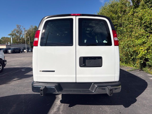 Used 2025 Chevrolet Express 2500 w/ Driver Convenience Package RWD image 4