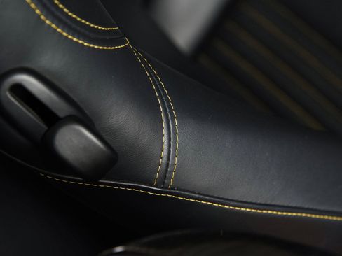 Used 2005 Porsche 911 Turbo image 8