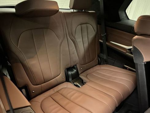 Used 2022 BMW X7 xDrive40i w/ Premium Package AWD/4WD image 28