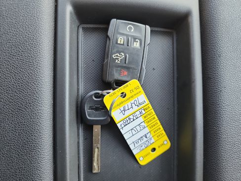 Used 2022 Chevrolet Silverado 2500 Custom w/ Custom Value Package image 37