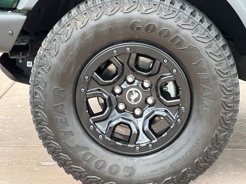 Used 2023 Ford Bronco Wildtrak image 34