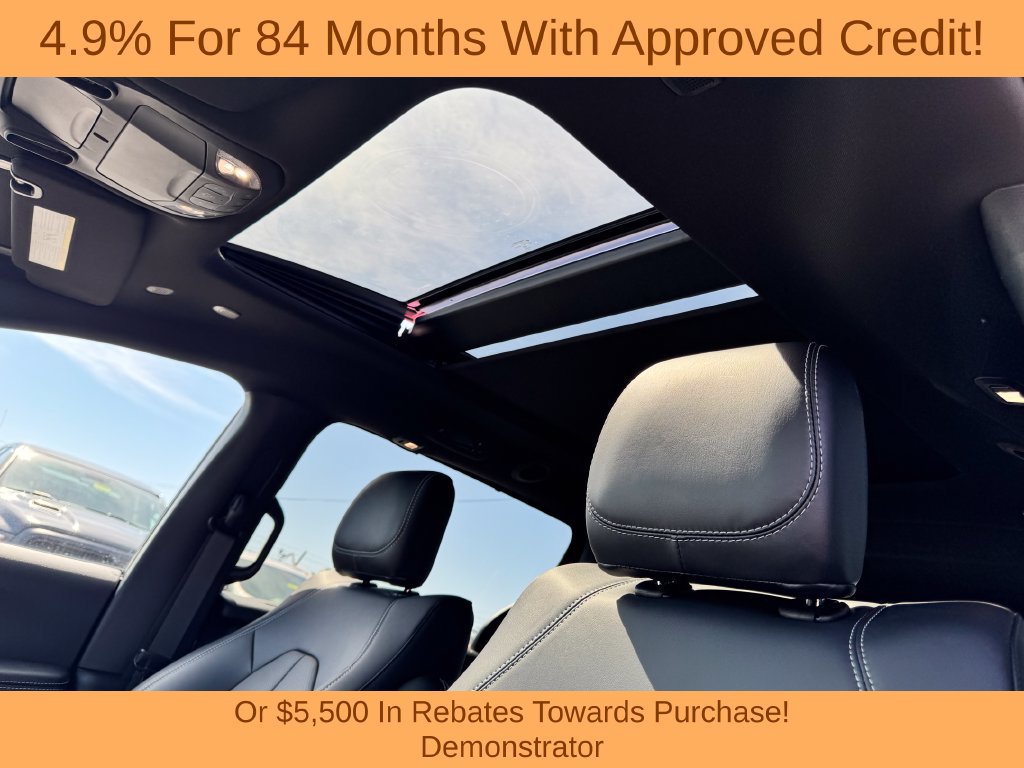 New 2026 Chrysler Pacifica Select FWD image 26