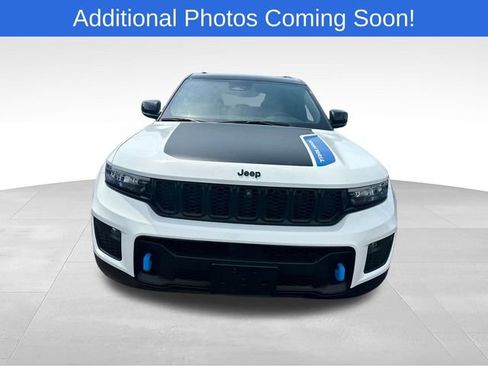 Used 2024 Jeep Grand Cherokee Trailhawk AWD/4WD image 2