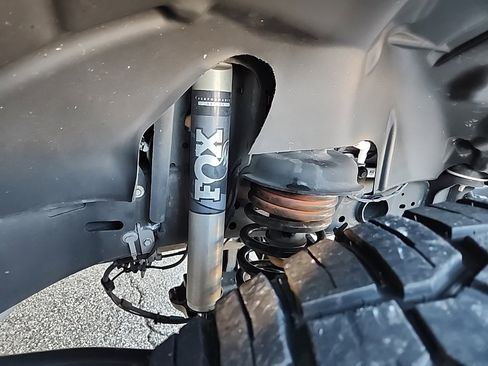 Used 2020 Jeep Gladiator Overland w/ Safety Group image 5