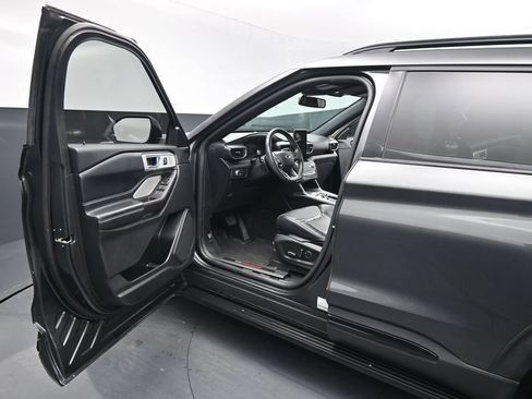 Used 2020 Ford Explorer ST w/ Premium Technology Package AWD/4WD image 9