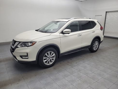 Used 2018 Nissan Rogue SV w/ Sun & Sound Touring Package image 2