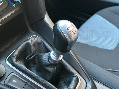 Used 2018 Ford Focus ST image 33