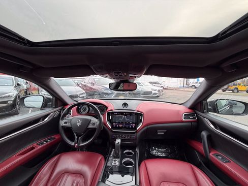Used 2021 Maserati Ghibli S RWD image 19