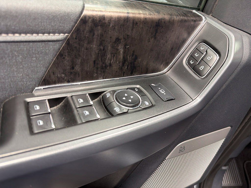 Used 2024 Ford F250 Lariat w/ Black Appearance Package AWD/4WD image 18