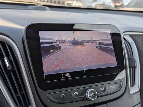 Used 2024 Chevrolet Malibu LT image 16