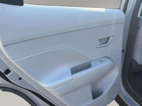 Used 2024 Hyundai Kona SE FWD image 28