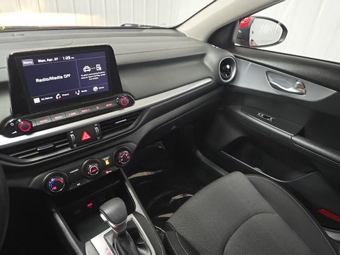 Used 2023 Kia Forte LXS w/ LXS Technology Package FWD image 25