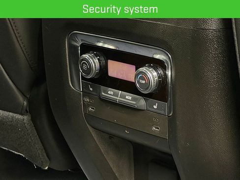 Certified 2025 GMC Yukon XL Elevation w/ Technology Package AWD/4WD image 28