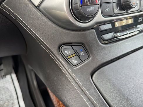 Used 2016 Chevrolet Suburban LTZ image 44