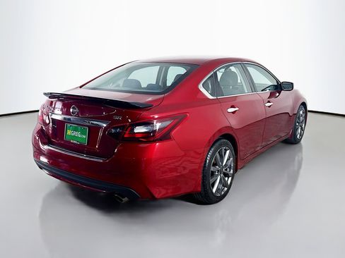 Used 2017 Nissan Altima 2.5 SR w/ Midnight Edition Package image 10