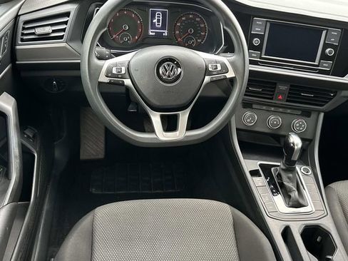 Used 2021 Volkswagen Jetta SE image 16