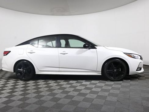 Used 2022 Nissan Sentra SR w/ SR Premium Package FWD image 8
