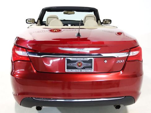 Used 2013 Chrysler 200 Limited FWD image 27