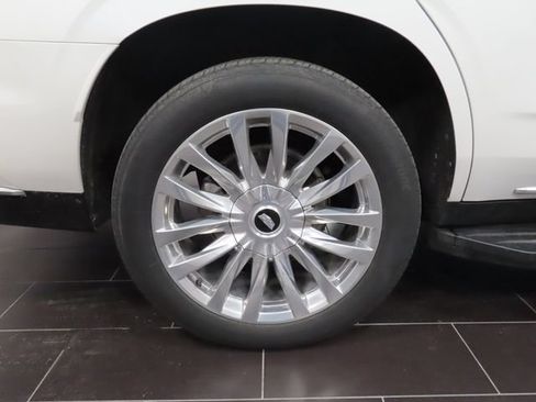 Certified 2024 Cadillac Escalade Premium Luxury w/ Performance Package AWD/4WD image 15