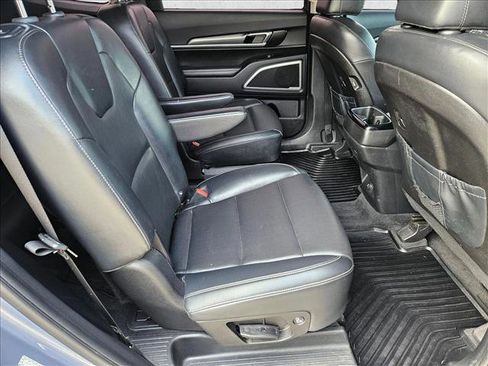 Used 2022 Kia Telluride S FWD image 21