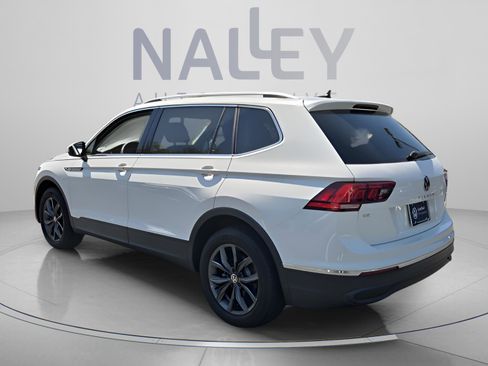 Used 2023 Volkswagen Tiguan SE image 3