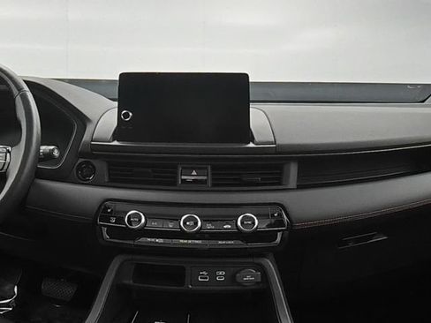 Used 2025 Honda Pilot TrailSport image 25