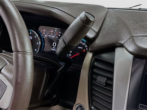 Used 2017 GMC Yukon SLT w/ Open Road Package image 18