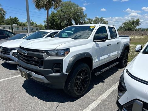 Used 2024 Chevrolet Colorado Trail Boss w/ Technology Package AWD/4WD image 9