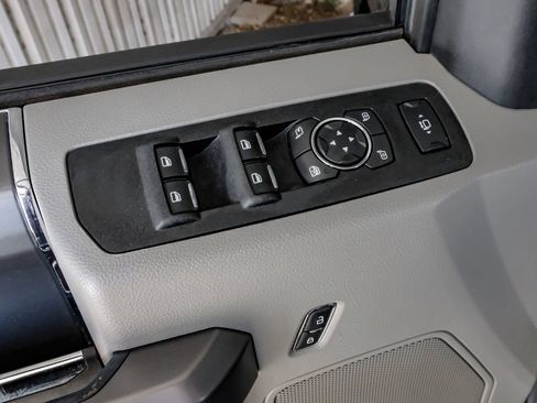 Used 2019 Ford F250 XLT w/ XLT Premium Package AWD/4WD image 43